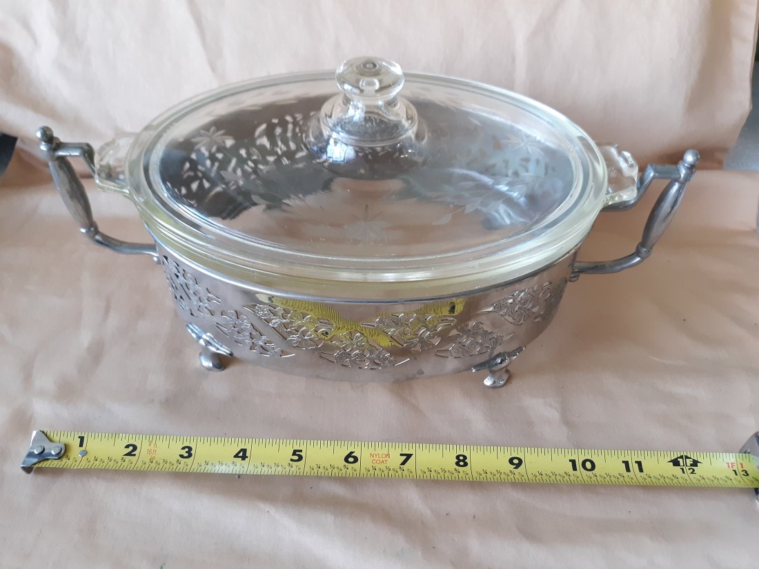 MCM pyrex oval casserole dish wheel cut lid!: gorgeous oval silver plate carrier with orig pyrex dish & lid wheel cut design no chips noted see pics