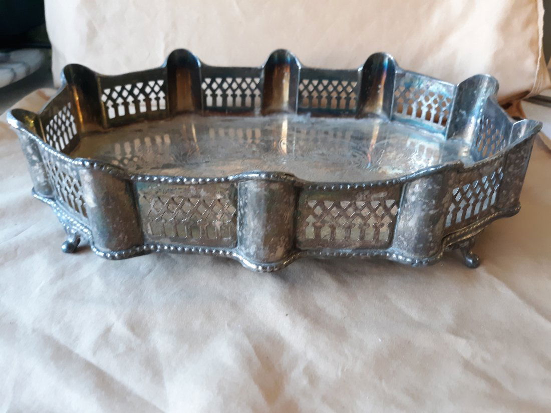 Boxgrove style abstract serving or dresser tray?: beautiful tray w/ nice light patina could be polished or use as is 12" x 9" seep ics