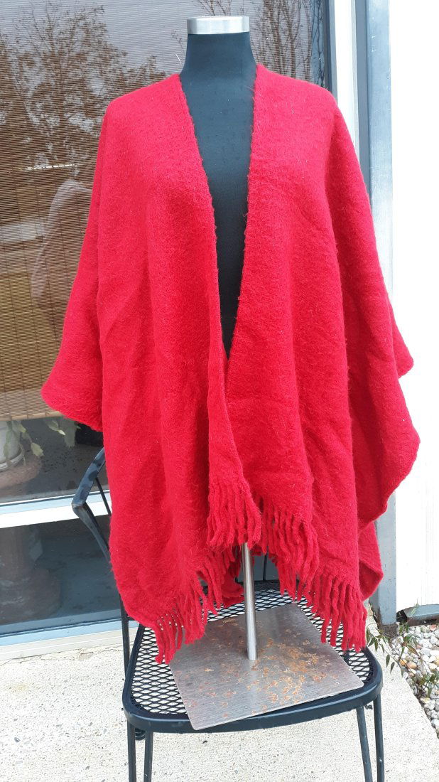 Gorgeous Vintage Red Wool Cape (1 of 3)