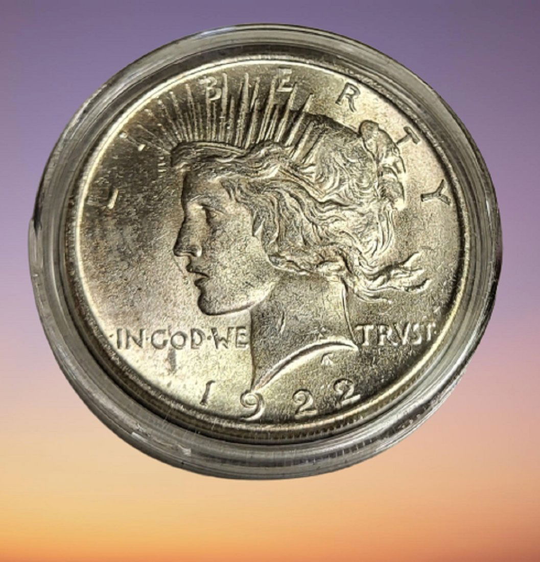 1922 Peace silver dollar BU Minty Coin (1 of 2)
