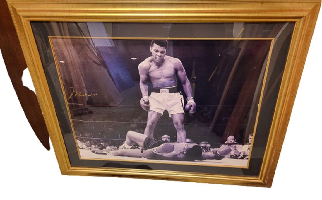 Muhammad Ali authentic signed Photo 30" x 40" (1 of 5)