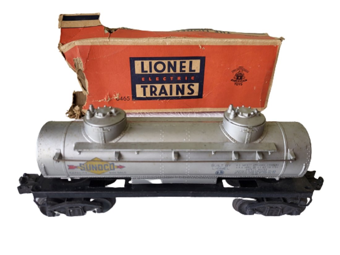 Lionel o gauge sunoco tanker car toy train: from estate in VG condition box is rough see pics