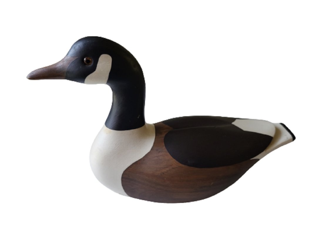 vtg carved canadian goose decoy bill wetneore? (1 of 3)
