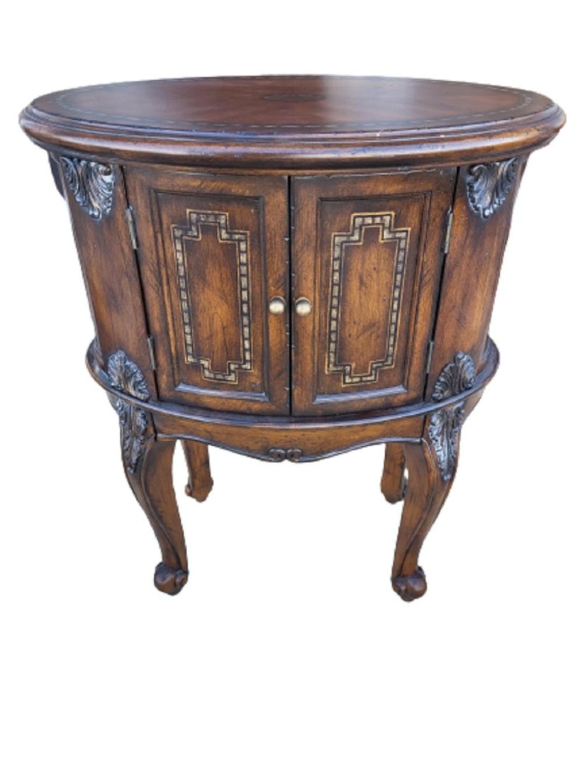 Oval End Table Nightstand queen anne style (1 of 3)