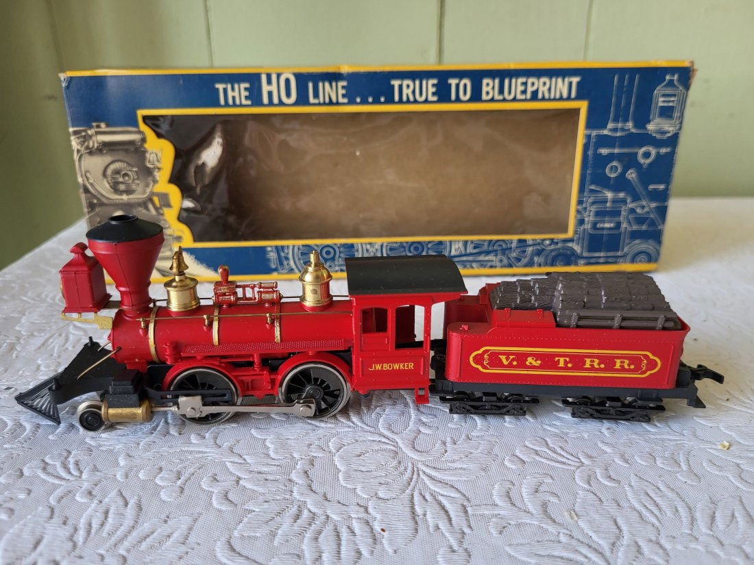 AHM HO Scale Loco 2-4-0 Bowker 5072 italy (1 of 3)