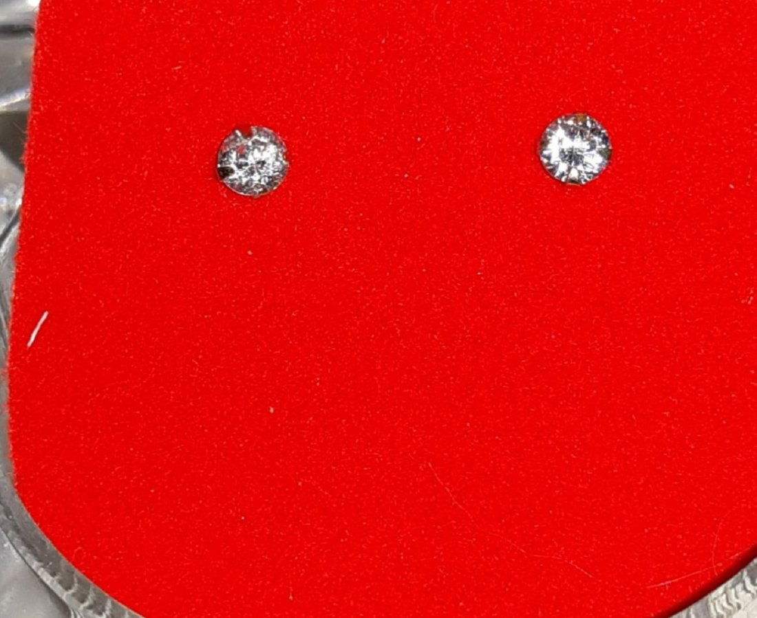 14K gold & White Sapphire Earrings 1/2 Carat: pretty 14K setting and 1/4 carat appx each + 1/2 carat total weight see pics