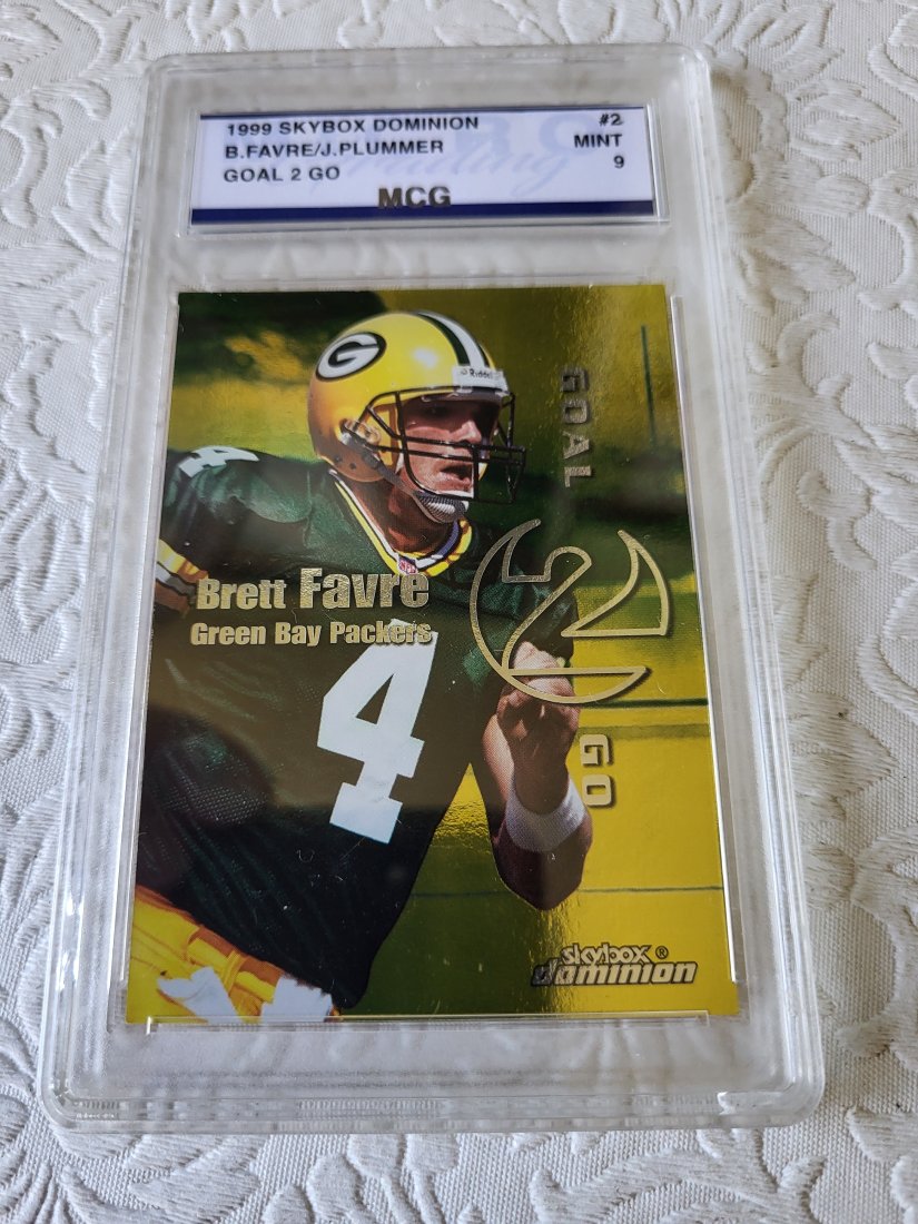 brett favre / j plummer g2g gold foil football card mint 9: slabbed and grade by MCG mint 9 see pics