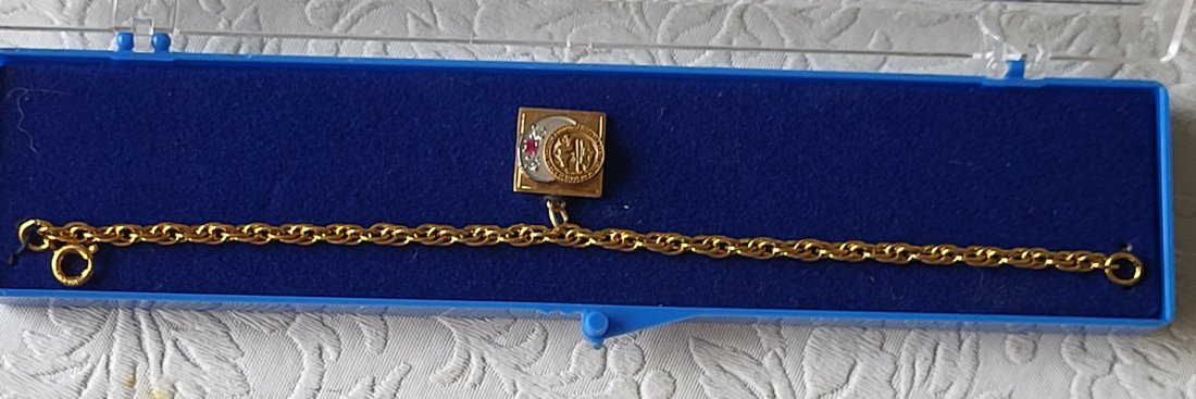 state of NC 40 yr gold bracelet ruby & diamond (1 of 2)