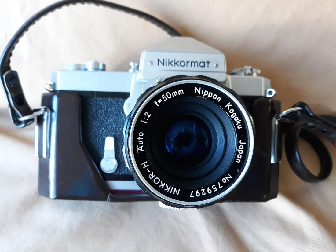 Nikon Nikkormat 35mm Camera W/Lens Kogaku & Leather Case (1 of 5)