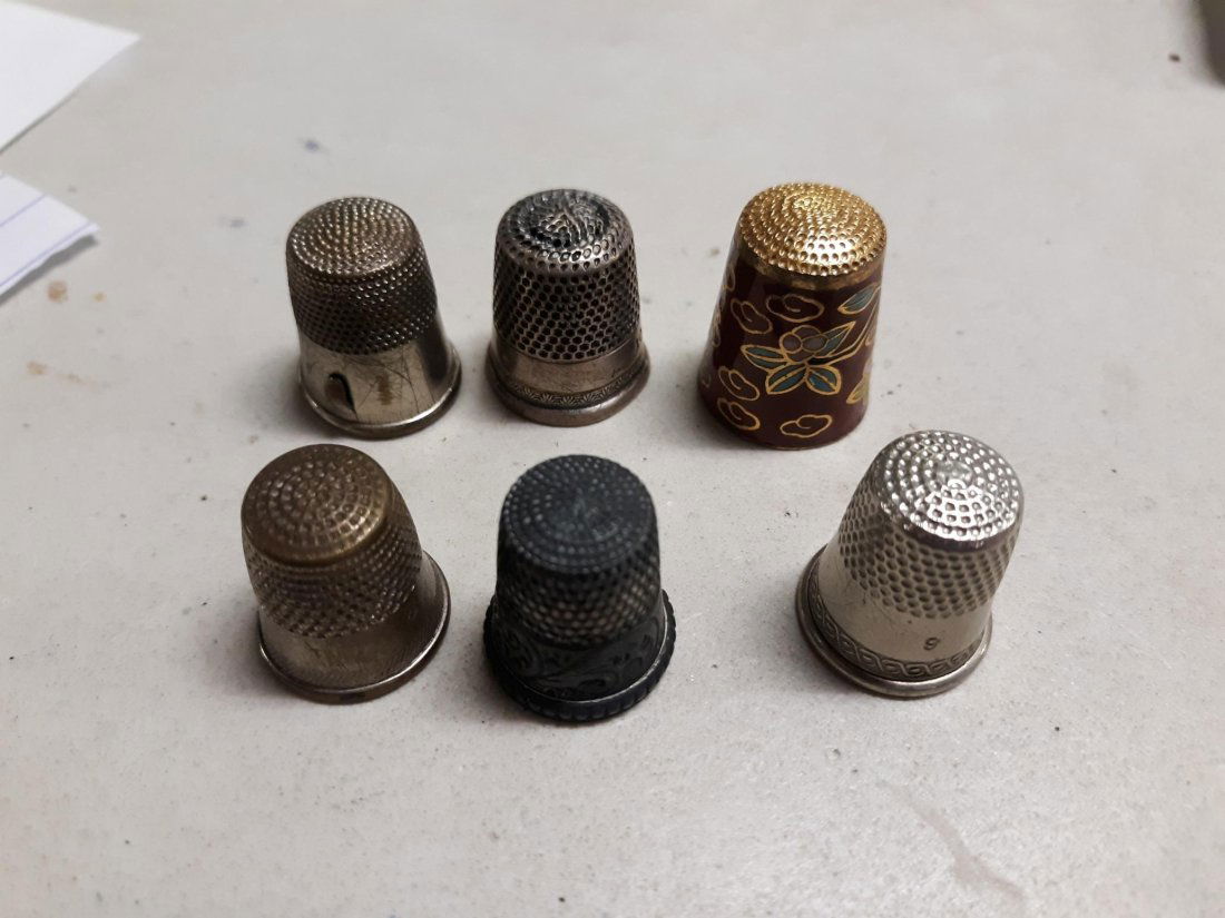 Antique Thimble Sterling & Cloisonne lot of 6: lot of 6 thimbles from the estate 1 cloisonne lined inside too, 1 very early sterling decorated and others all 6 for one bid see pics