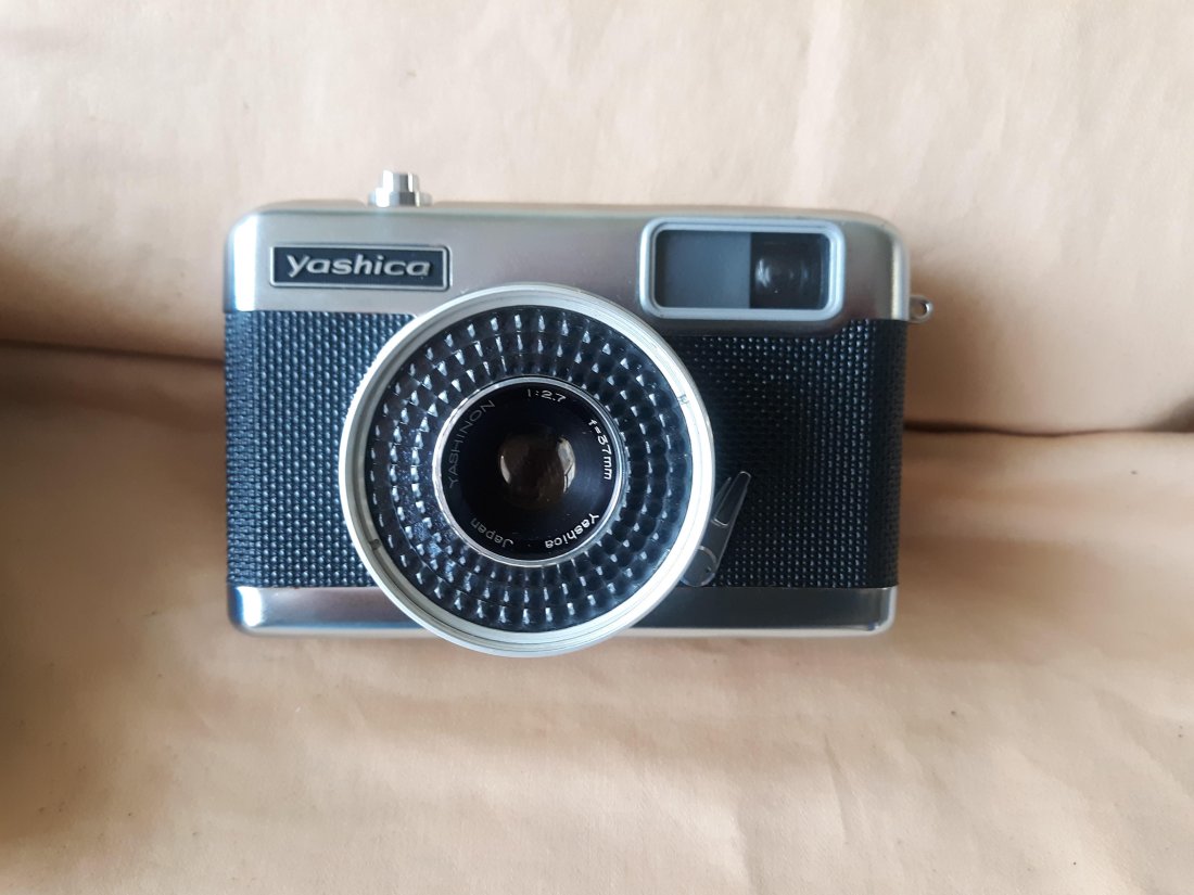 1960'S Yashica EZ Matic 126 Film Camera 37mm Yashinon (1 of 4)