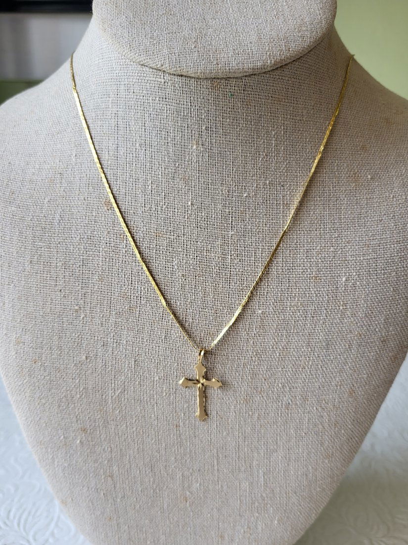 gorgeous 14K cross Pendant & necklace 18" (1 of 3)