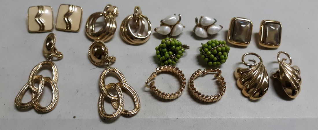 Earrings Vintage Japan, Trifari, Sarah Coventry 8 Pr: lot of 8 pairs of earring all in very nice condition all clip ons see pics