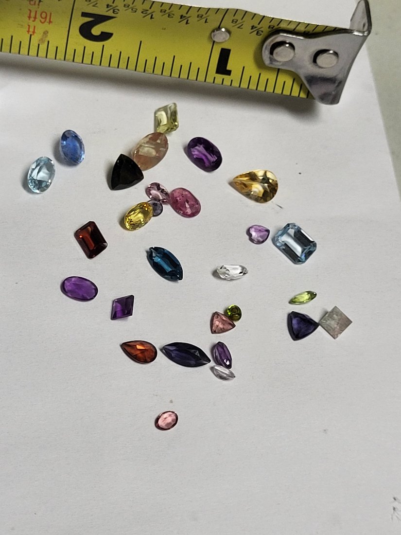 large gemstone lot trillions, pear cut, ovals (1 of 3)