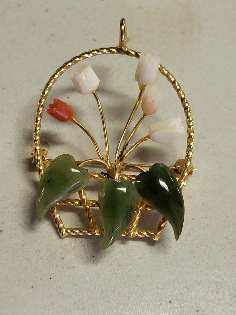 vtg jade & coral brooch pin Beauty!: gorgeous gold tone frame with jade leaves and coral flowers can be a brooch or add your own chain on necklace 2" long seepic