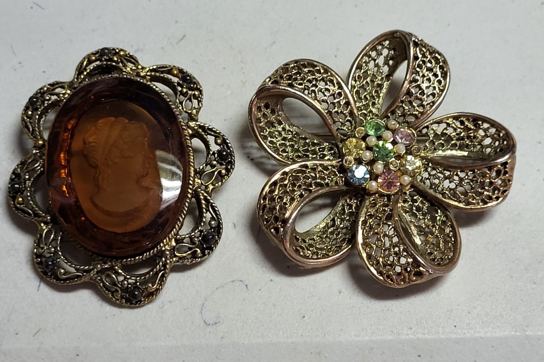 large intaglio amber glass cameo brooch & bsk ribbon brooch: intaglio cameo is a brooch can also be worn on your chain and pendant beautiful! & BSK flower brooch see pics for condition
