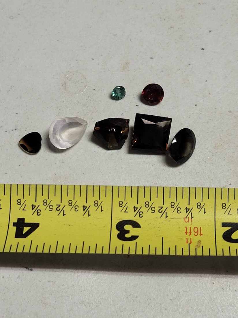 lot of 7 gemstones ruby, emerald, topaz, trillion cut too! (1 of 1)