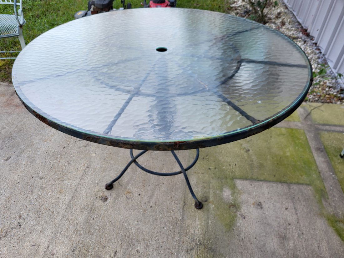 woodard wrought iron dining table 46" round w/glass top (1 of 4)