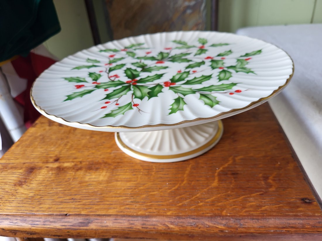 lenox hollyberry cake plate stand 24K mint!: gorgeous holiday cake plate stand by lenox 10 1/2" wide near mint 24K gold rim seepics