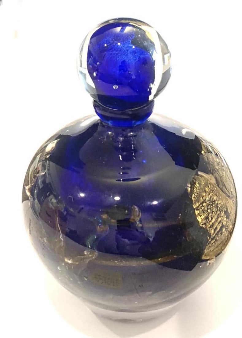 Jean Claude Novaro- Hand blown glass sculpture: Artist: Jean Claude Novaro. Medium: Hand blown glass sculpture. Size: 8" x ". Signature: Hand Signed and numbered. Additional: Condition : small nick in sculpture sold as is. Reference#: 46501.