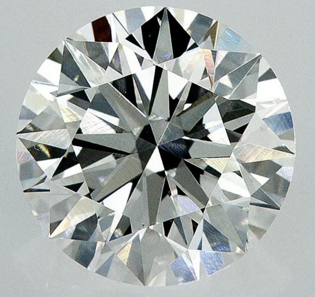 Lab Grown 2.55 ct, Color F/VS1 GIA Graded Diamond: Lab/Natural Diamond: Lab Carat Weight: 2.55 Color Grade: F Clarity Grade: VS1 Model: Round Brilliant Fluorescence: None Polish: Excellent Symmetry: Excellent Cut Grade: Ideal Size: 8.70 - 8.74 X 5.41