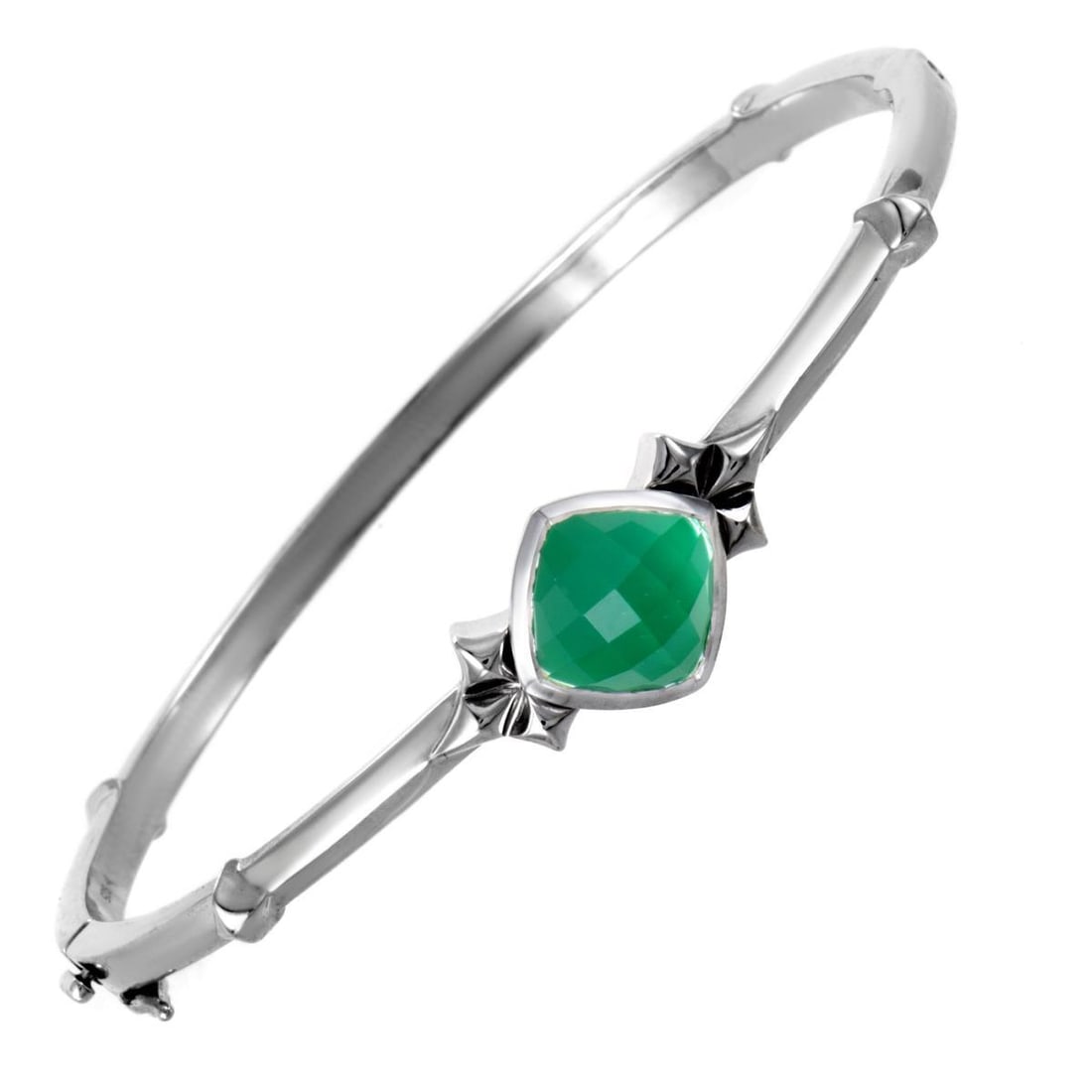 STEPHEN WEBSTER SUPERSTUD SILVER QUARTZ AND CHRYSOPRASE BANGLE BRACELET: Bringing vivid color into an otherwise subtle design, Stephen Webster placed appealing synthesized chrysoprase stone along with quartz at the central spot of this marvelous white rhodium-plated silver