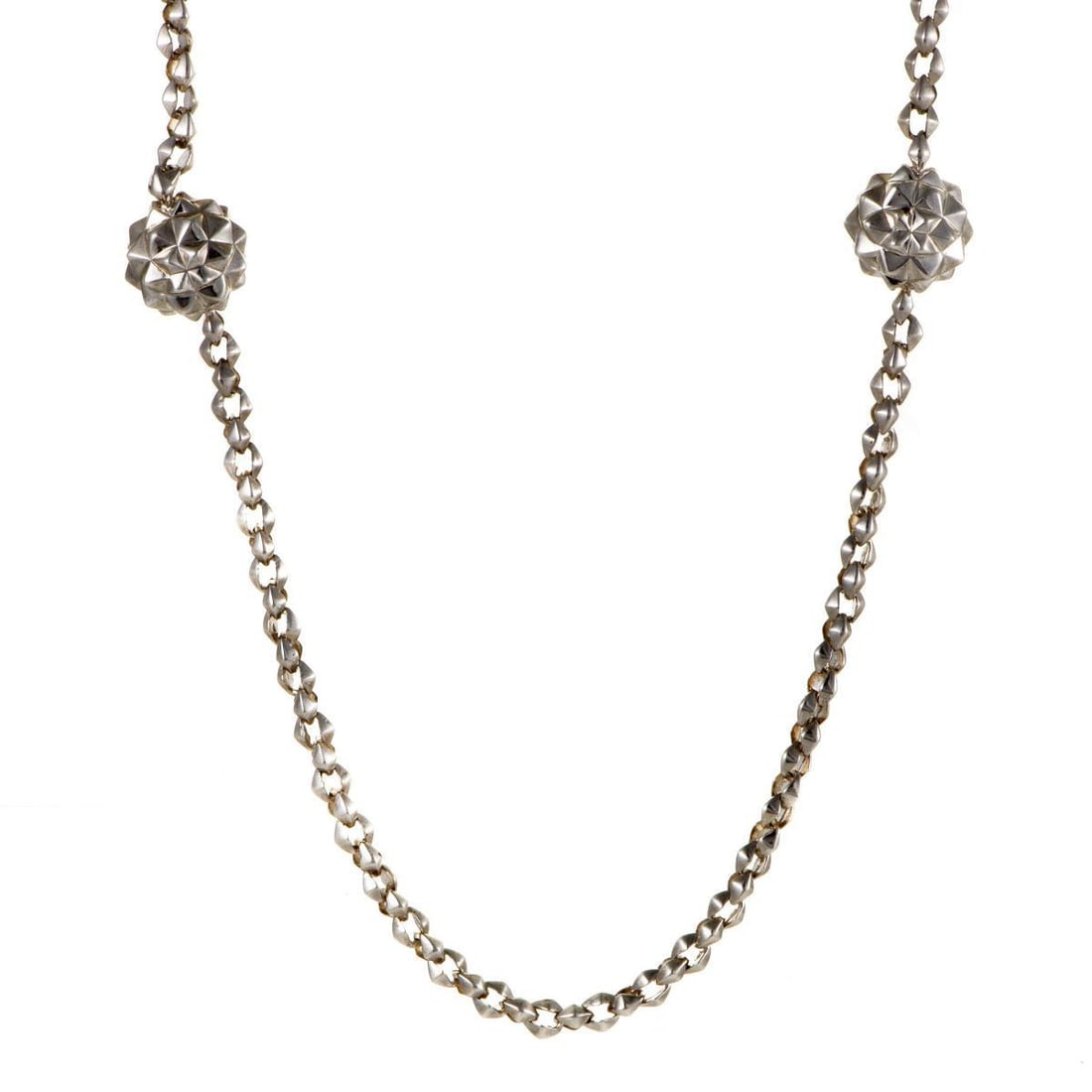 STEPHEN WEBSTER SUPERSTUD WOMENS LONG SILVER SAUTOIR NECKLACE: Producing a mesmerizing effect with its intricate design and exuding a fascinatingly bright allure with its impeccably polished silver, the nifty chain of this astonishing necklace from Stephen Webste