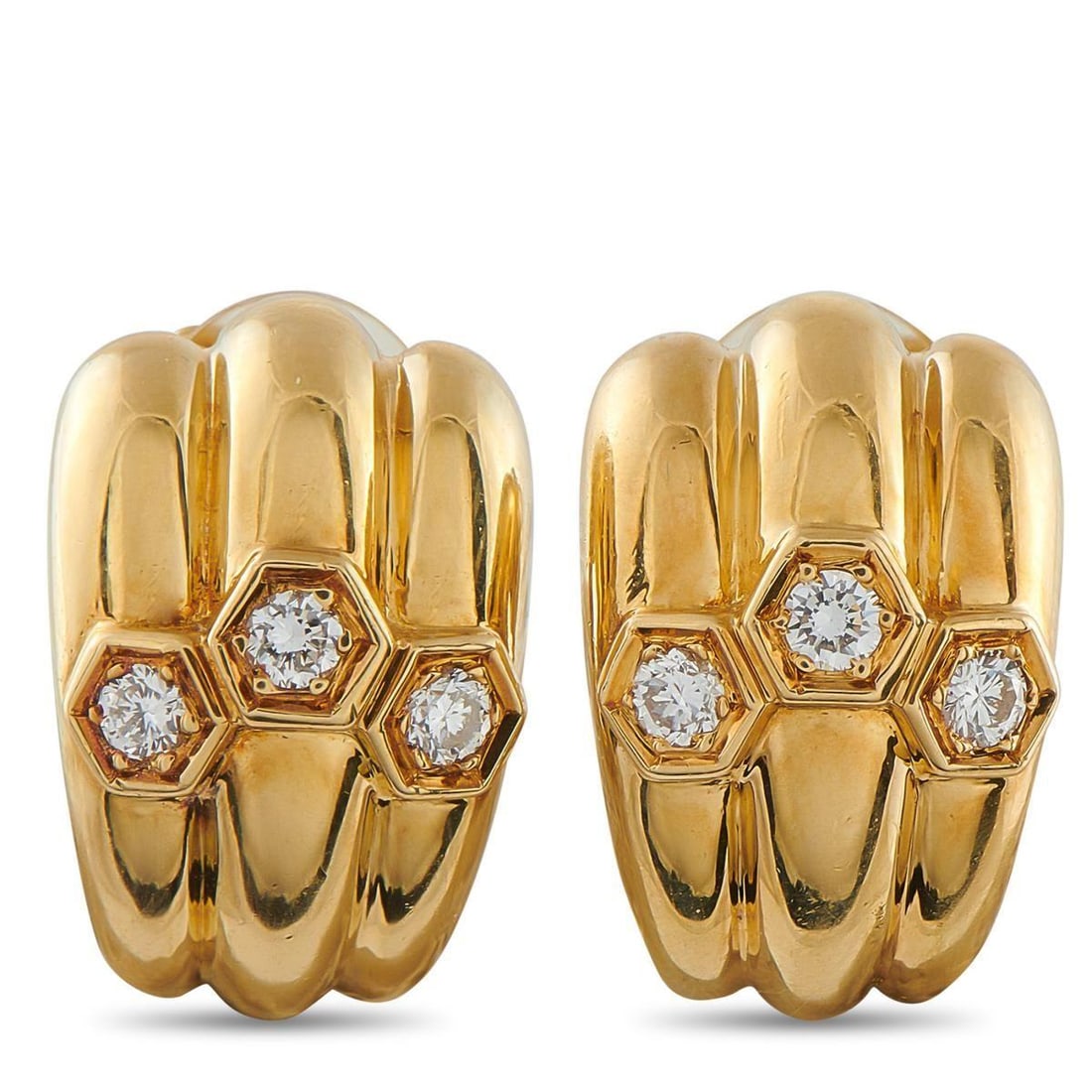 VAN CLEEF & ARPELS VINTAGE 18K YELLOW GOLD 0.40CT DIAMOND CLIP-ON EARRINGS: An understated design makes these vintage Van Cleef & Arpels earrings an easy way to add a touch of luxury to any ensemble. At the center, Diamond accents with a total weight of 0.40 carats ensure the