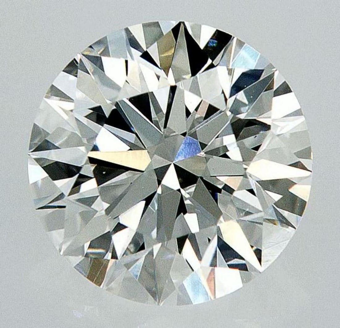 Lab Grown 1.47 ct, Color F/VS1 IGI Graded Diamond: Lab/Natural Diamond: Lab Carat Weight: 1.47 Color Grade: F Clarity Grade: VS1 Model: Round Brilliant Fluorescence: None Polish: Excellent Symmetry: Excellent Cut Grade: Ideal Size: 7.27 - 7.30 X 4.49