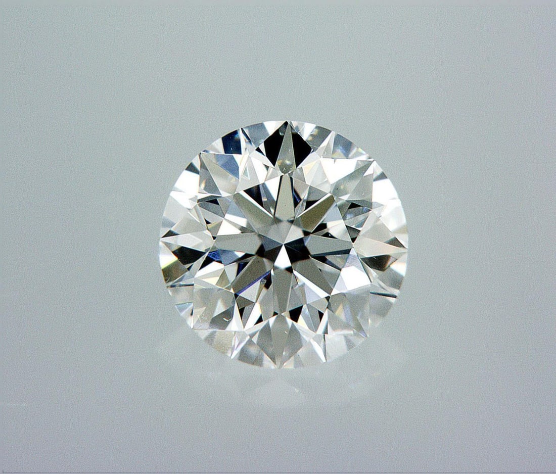 Natural 0.6 ct, Color D/VVS2 GIA Graded Diamond: Lab/Natural Diamond: Natural Carat Weight: 0.6 Color Grade: D Clarity Grade: VVS2 Model: Round Brilliant Fluorescence: Faint Polish: Excellent Symmetry: Excellent Depth: 62 Table: 56 Cut Grade: Excell