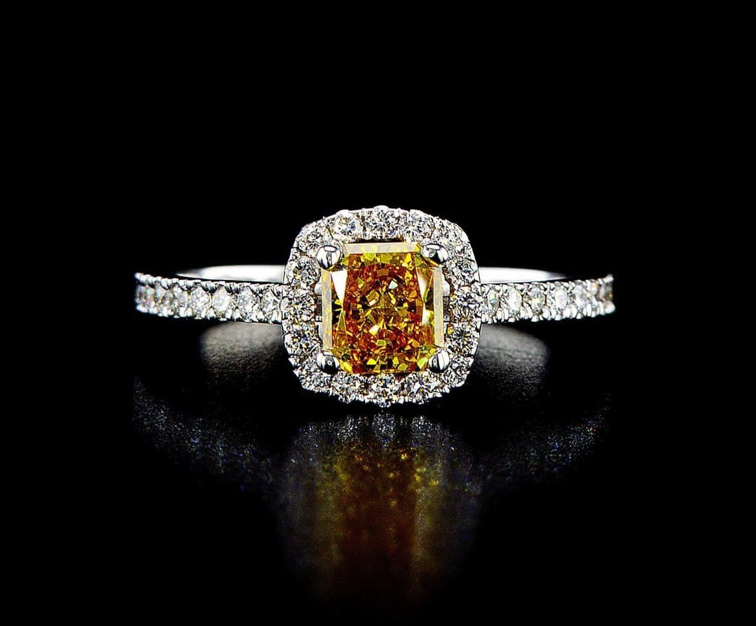 14kt White Gold 1.19ctw Diamond Ring: One 14k white gold ring (14k stamped), set with one center lab grown diamond and small lab grown diamonds around and on the sides. Jewelry Weight: 2.38Grs Total Diamonds Weight: 1.19Cts Main Stones De