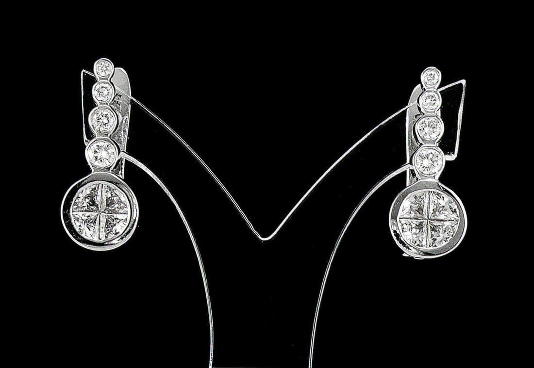 18kt White Gold 1.08ctw Diamond Earrings (1 of 2)