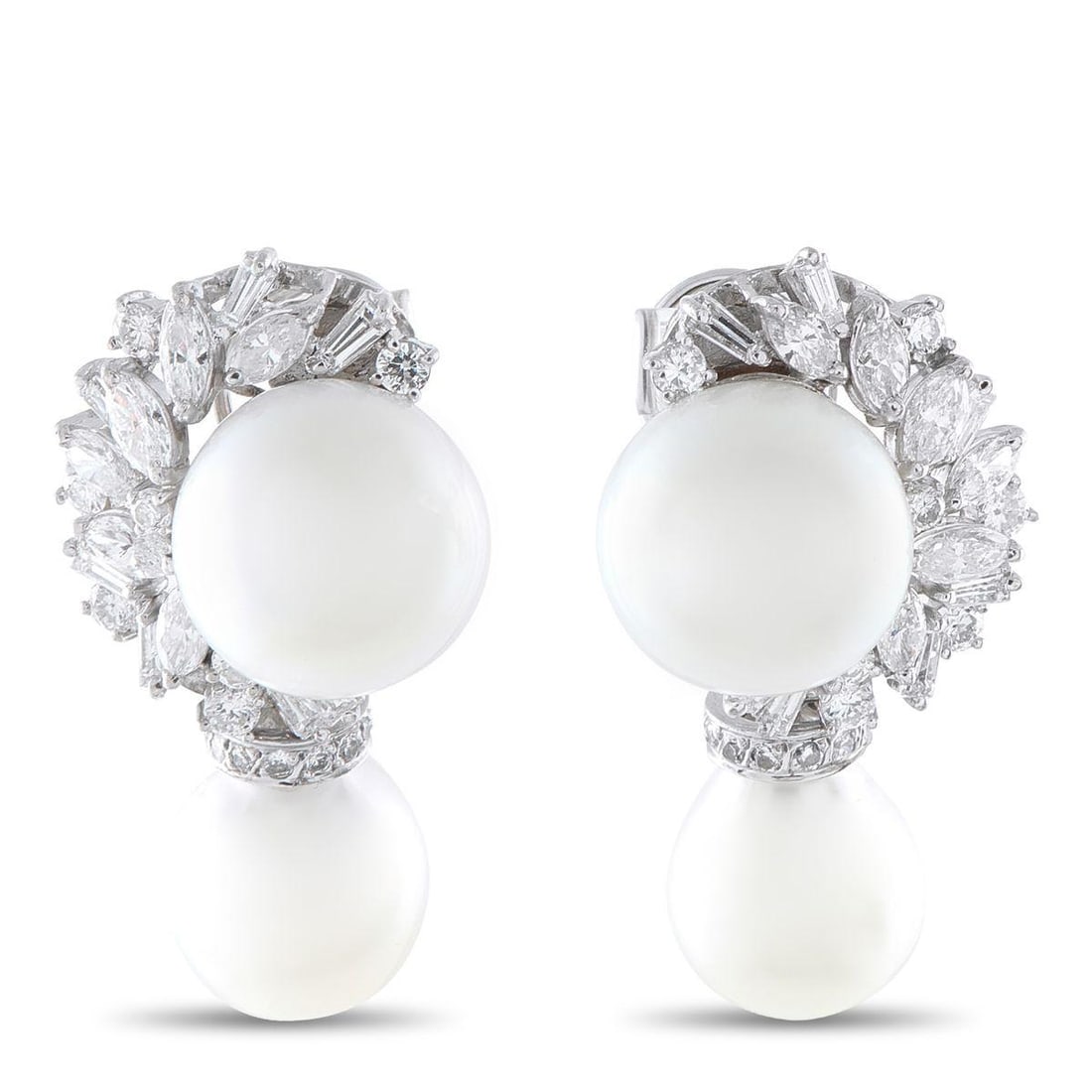18K WHITE GOLD 2.85CT DIAMOND AND PEARL EARRINGS: These opulent earrings will put the perfect finishing touch on any ensemble. Set in 18K White Gold, the curved setting beautifully highlights sparkling Diamonds totaling 2.85 carats. Pearls measuring