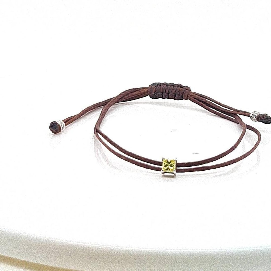 14kt White Gold 0.17ctw Diamond Bracelet: One 14k white gold bracelet, set with natural diamond. Jewelry Weight: 0.68Grs Total Diamonds Weight: 0.17Cts Main Stones Description: Quantity: 1 Cut and shape: Princess Carats Weight: 0.17 Clarity: