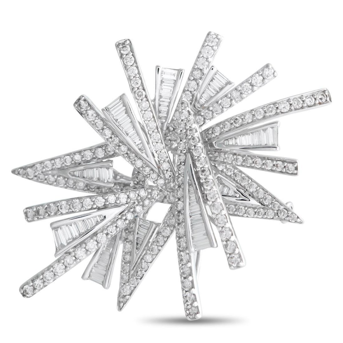 18K WHITE GOLD 3.63CT DIAMOND BROOCH: A chic, contemporary design makes this luxury brooch simply unforgettable. The perfect accent for any lapel or scarf, it shines to life thanks to Diamonds with a total weight of 3.63 carats. This piec