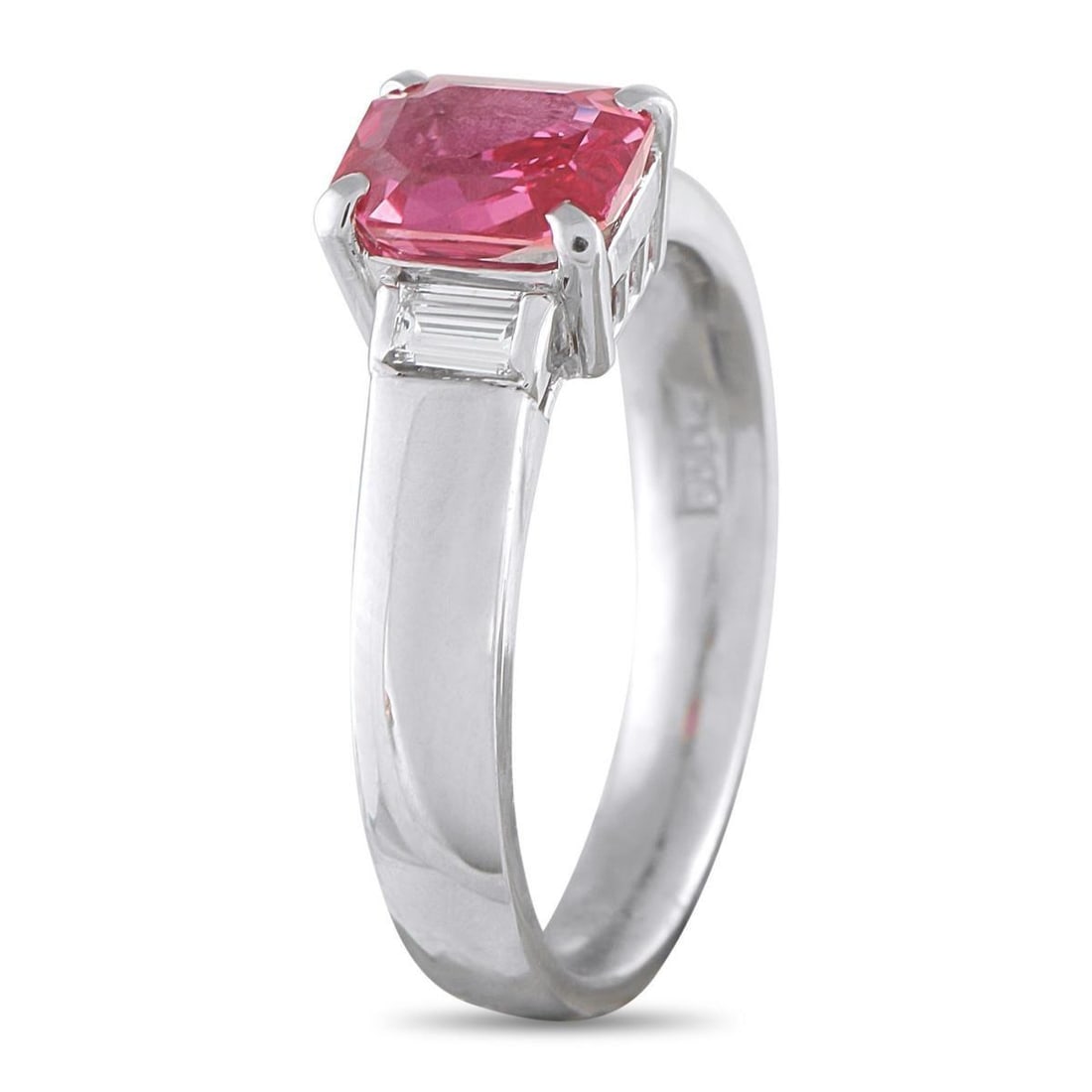PLATINUM 0.17CT DIAMOND AND RUBY THREE-STONE RING - 2