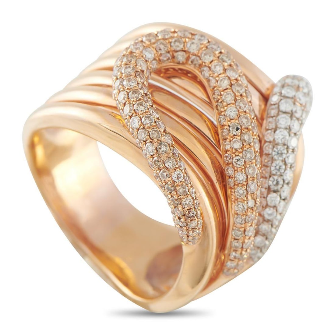 18K ROSE GOLD 2.50CT WHITE AND COLORED DIAMOND RING: The design of this piece centers on the contrast between form and motion. A wide rose gold band, shaped with multiple ridges, creates a strong, layered foundation with a sleek sheen. Across the top, t