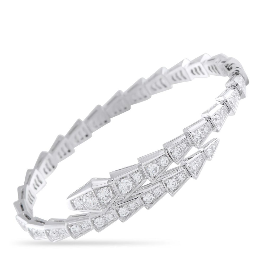 BVLGARI SERPENTI VIPER 18K WHITE GOLD 2.80CT DIAMOND BRACELET SIZE MEDIUM: This Bvlgari Serpenti Viper bracelet elegantly coils around the wrist. A symbol of endless metamorphosis, the iconic 18K White Gold setting comes to life thanks to Diamonds with a total weight of 2.80