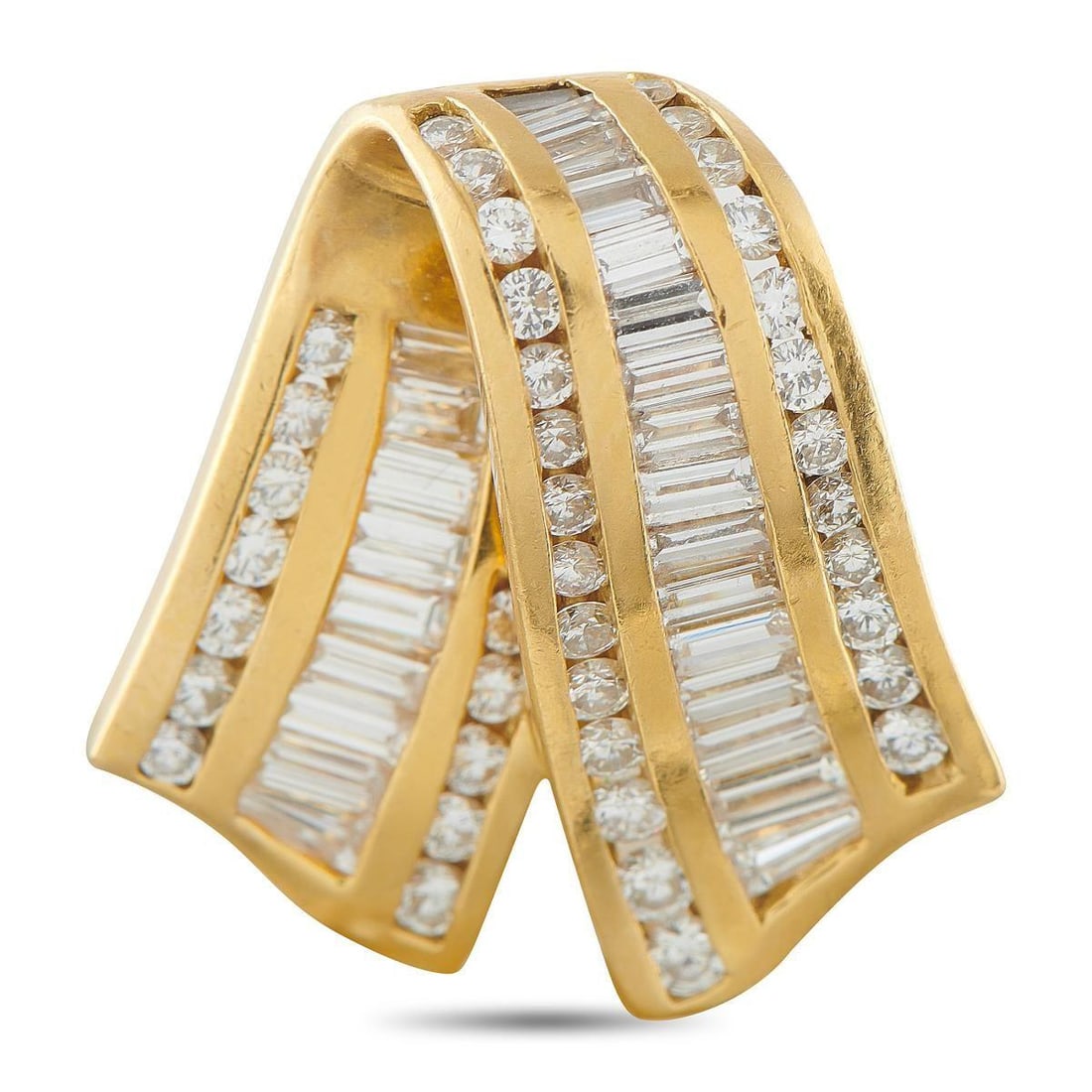 CHARLES KRYPELL 18K YELLOW GOLD 3.0CT DIAMOND PENDANT: A curved 18K Yellow Gold setting gives this Charles Krypell pendant a stunning sense of movement. Elegant and effortless, Diamonds with a total weight of 3.0 carats allow it to easily catch the light.