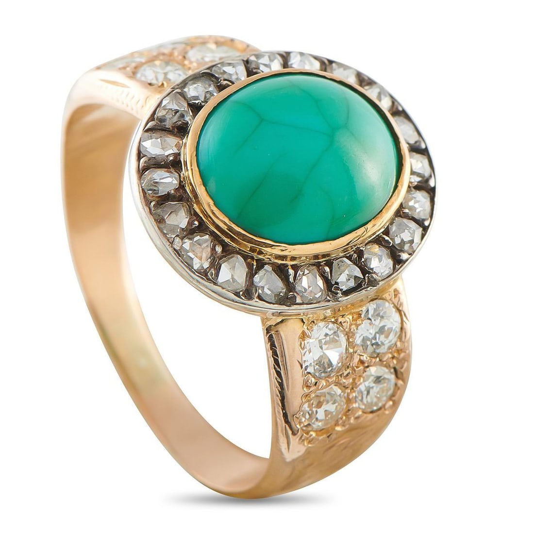 VINTAGE 14K ROSE GOLD 0.84CT DIAMOND AND TURQUOISE RING: This antique ring features a classically elegant design that will never go out of style. A Turquoise cabochon center stone beautifully complements the 14K Rose Gold setting. Diamonds with a total weig