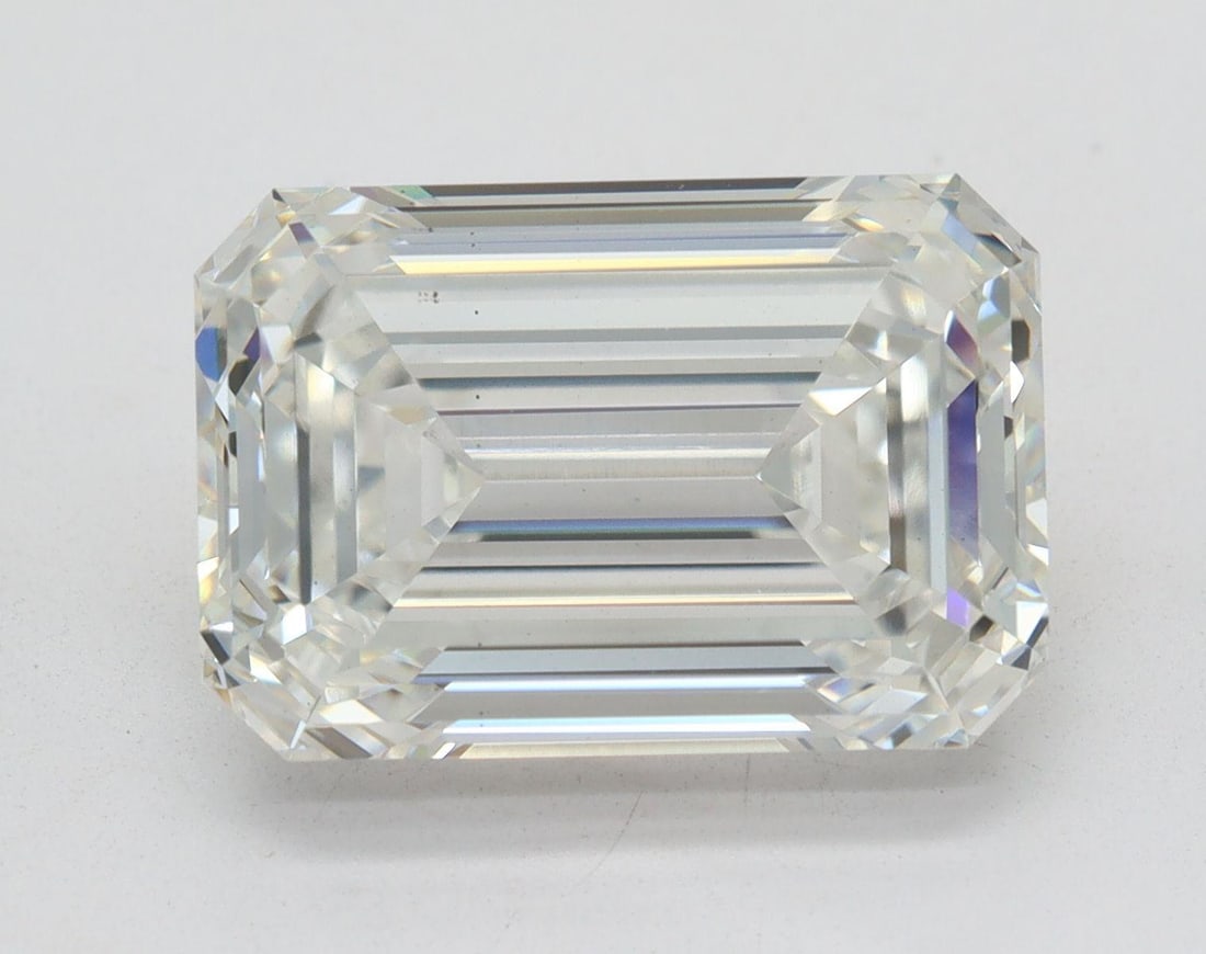 Lab Grown 2.47 ct, Color D/VS1 IGI Graded Diamond: Lab/Natural Diamond: Lab Carat Weight: 2.47 Color Grade: D Clarity Grade: VS1 Model: EMERALD Fluorescence: None Polish: EX Symmetry: EX Depth: 68.5 Table: 63 Size: 9.08-6.39*4.38 Certificate Number: 6