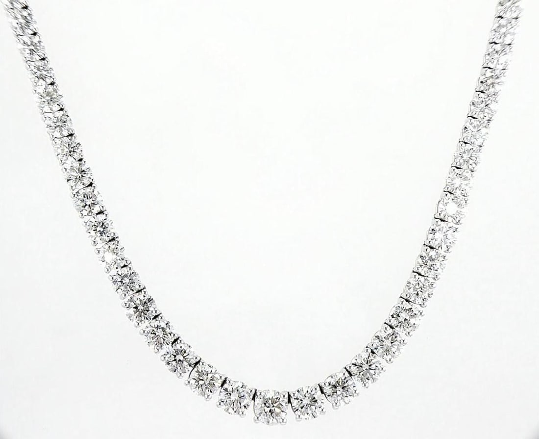 14kt White Gold 7.18ctw Diamond Collar: One 15.13 gr. 14kt White Gold Diamond Collar Jewelry Weight: 15.13Grs Total Diamonds Weight: 7.18Cts Main Stones Description: Quantity: 149 Cut and shape: Round Brilliant Carats Weight: 7.18 Clarity: 