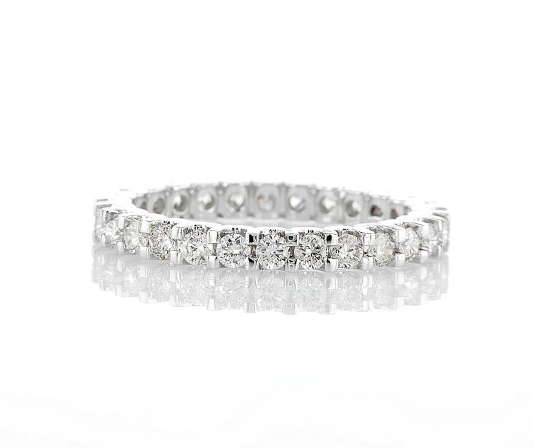 14kt White Gold 1.18ctw Diamond Ring: Jewelry Description Description: One 14k white gold ring, set with natural diamond. Jewelry Weight: 2.45 Grs Total Diamonds Weight: 1.18 Cts Precious Metal: 14kt White Gold Certificate Number: DSL- 44