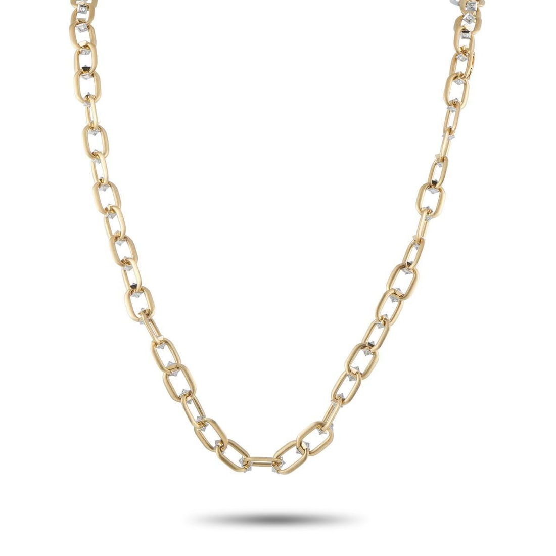 NIKOS KOULIS 18K YELLOW GOLD 16.50CT DIAMOND CHAIN NECKLACE: Simple yet decidedly dramatic, this Nikos Koulis necklace is meant to make a statement. Links crafted from 18K Yellow Gold come together to create this stunning piece, which comes alive thanks to spar