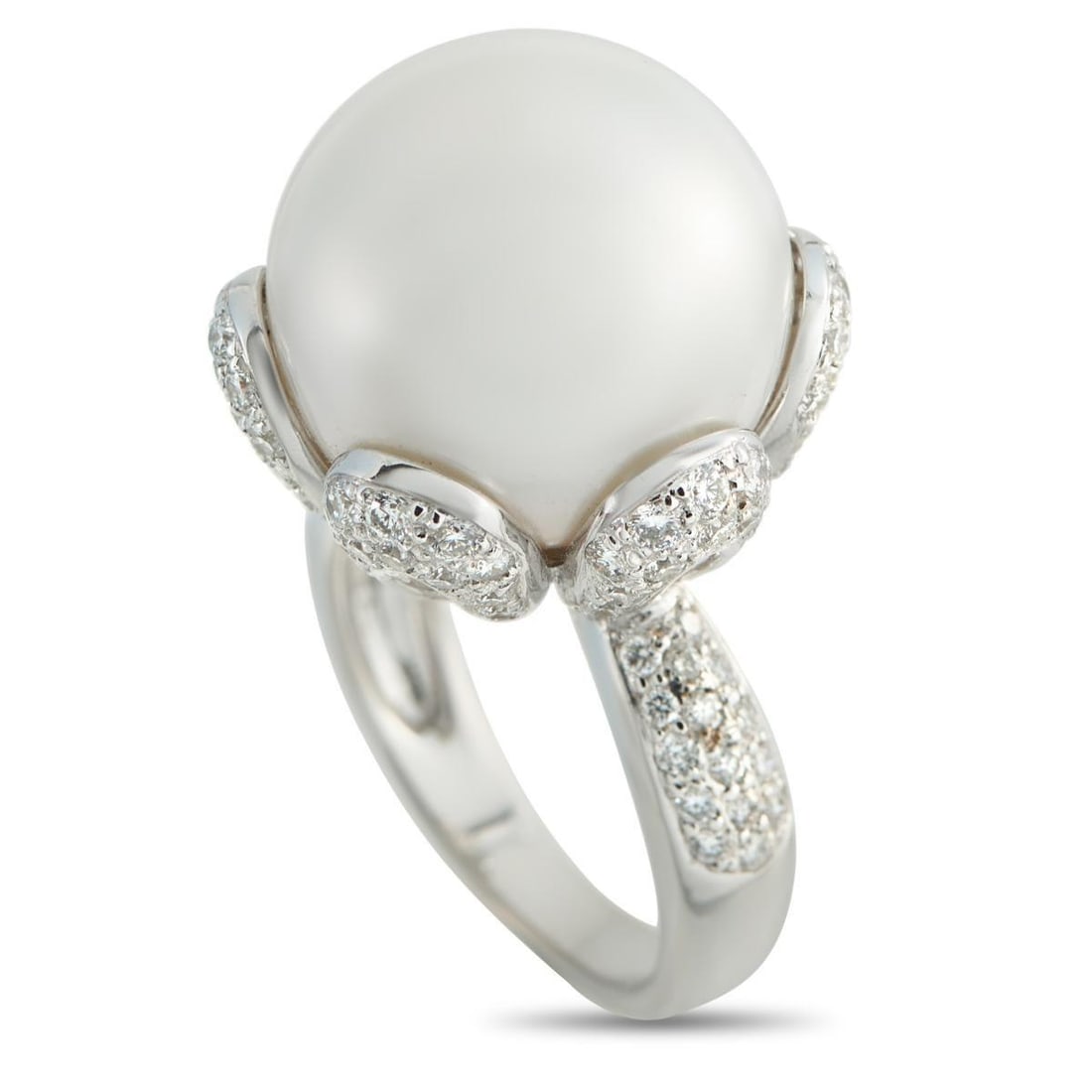 18K WHITE GOLD 1.38CT DIAMOND AND PEARL RING: A luminous 16mm Pearl makes a statement at the center of this dazzling luxury ring. Crafted from 18K White Gold, the scalloped setting shines to life thanks to inset Diamonds with a total weight of 1.