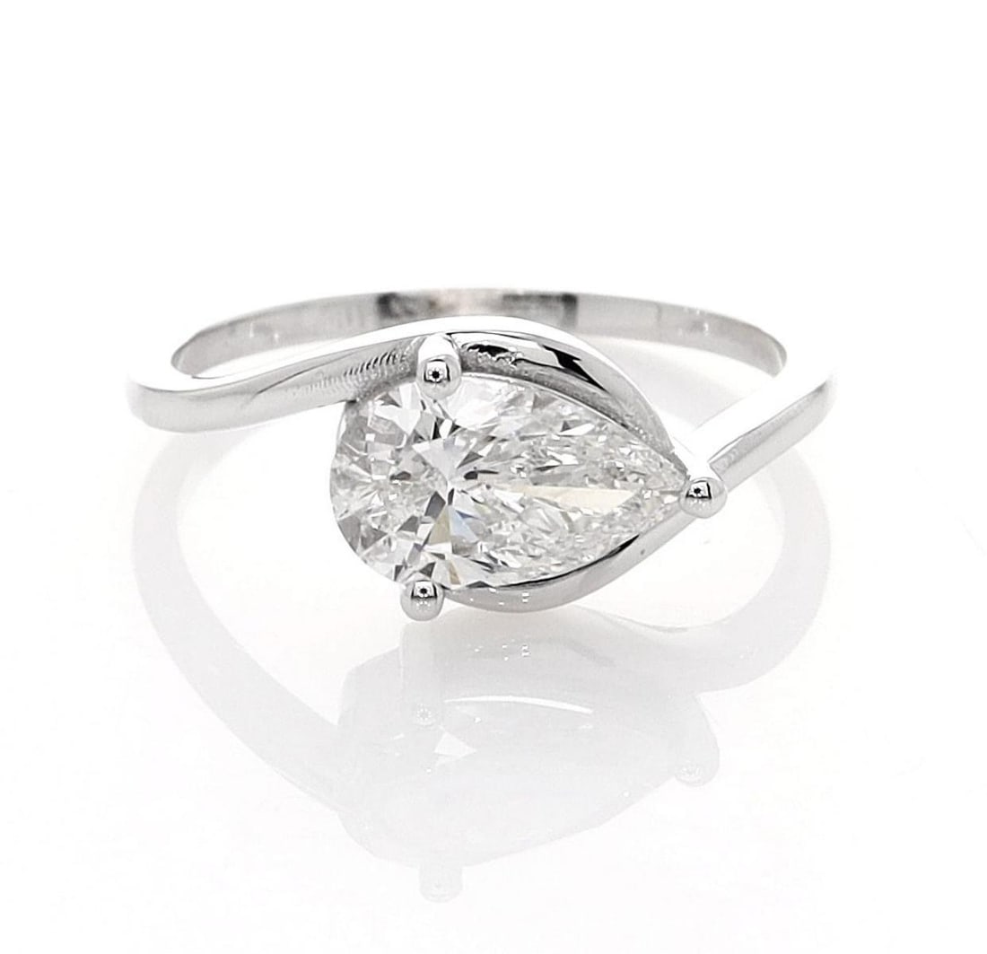 14kt White Gold 1.03ctw Diamond Ring: Jewelry Description Description: One 14k white gold ring, set with lab diamonds. Jewelry Weight: 2.29 Grs Total Diamonds Weight: 1.03 Cts Precious Metal: 14kt White Gold Certificate Number: DSL- 44407