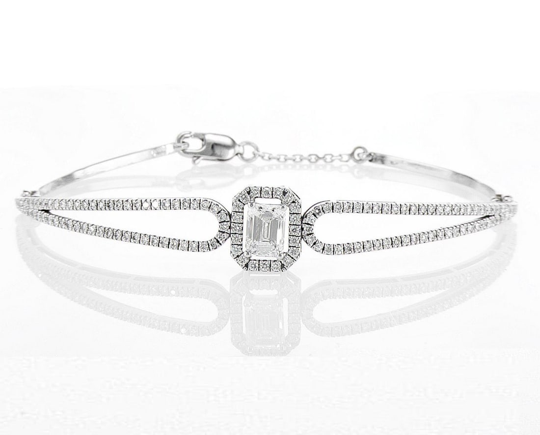 14kt White Gold 2.37ctw Diamond Bracelet: Jewelry Description Description: One 14k white gold bracelet, set with natural diamonds. Jewelry Weight: 7.71 Grs Total Diamonds Weight: 2.37 Cts Precious Metal: 14kt White Gold Certificate Number: DS