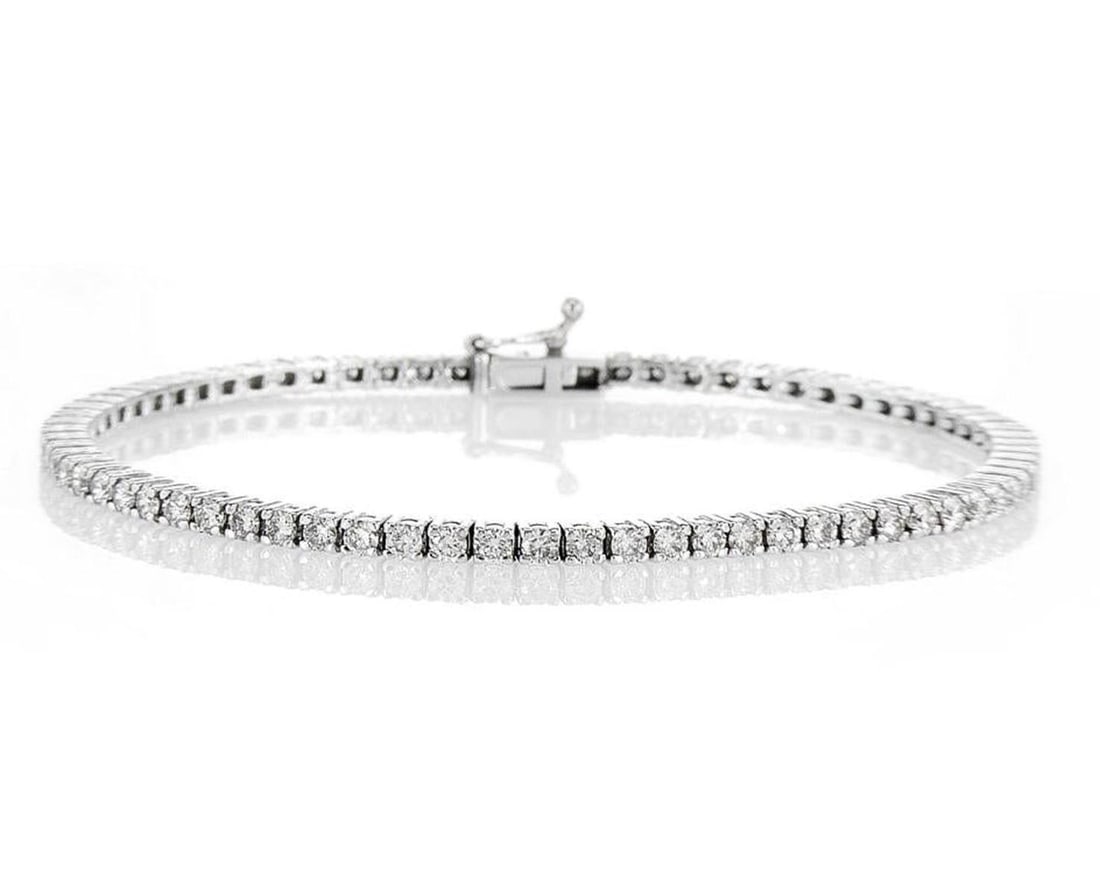 14kt White Gold 2.86ctw Diamond Bracelet: Jewelry Description Description: One 14k white gold bracelet, set with natural diamonds. Jewelry Weight: 8.01 Grs Total Diamonds Weight: 2.86 Cts Precious Metal: 14kt White Gold Certificate Number: DS