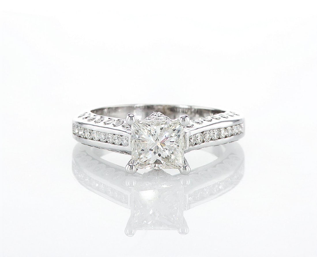 14kt White Gold 2.14ctw Diamond Ring: Jewelry Description Description: One 14k white gold ring, set with natural diamonds. Jewelry Weight: 4.69 Grs Total Diamonds Weight: 2.14 Cts Precious Metal: 14kt White Gold Certificate Number: DSL- 4