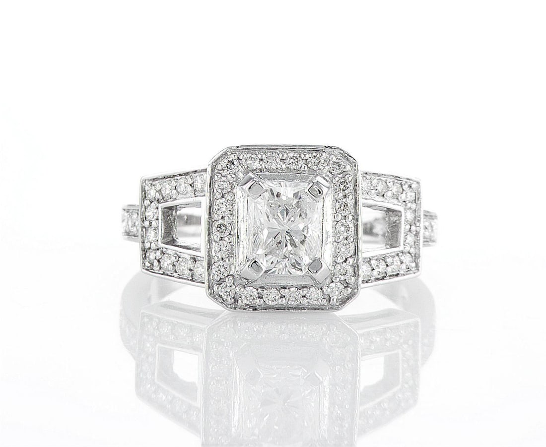 14kt White Gold 1.33ctw Diamond Ring: Jewelry Description Description: One 14k white gold ring, set with natural diamonds. Jewelry Weight: 4.53 Grs Total Diamonds Weight: 1.33 Cts Precious Metal: 14kt White Gold Certificate Number: DSL- 4